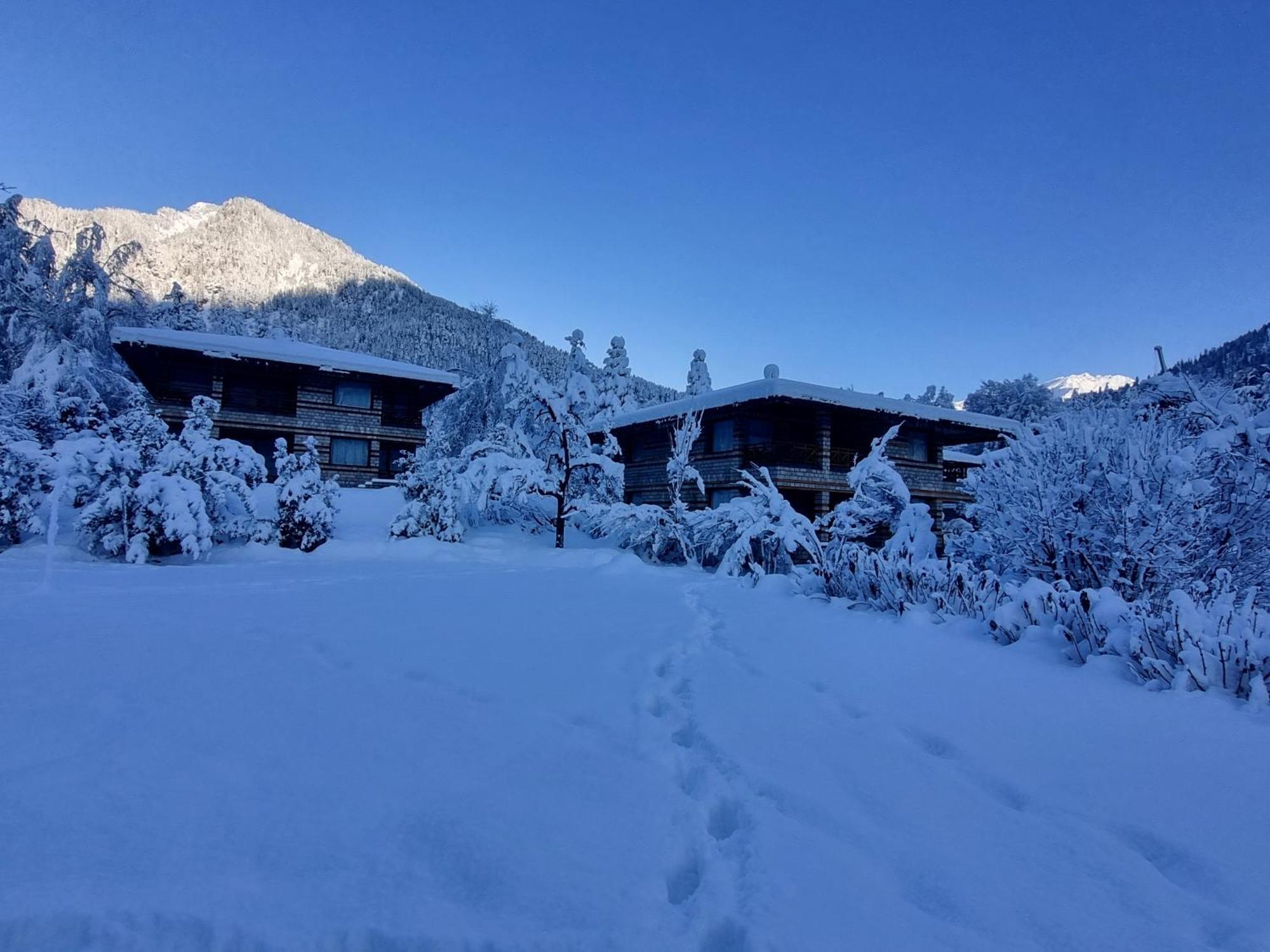 Banon Resorts Manāli Екстериор снимка