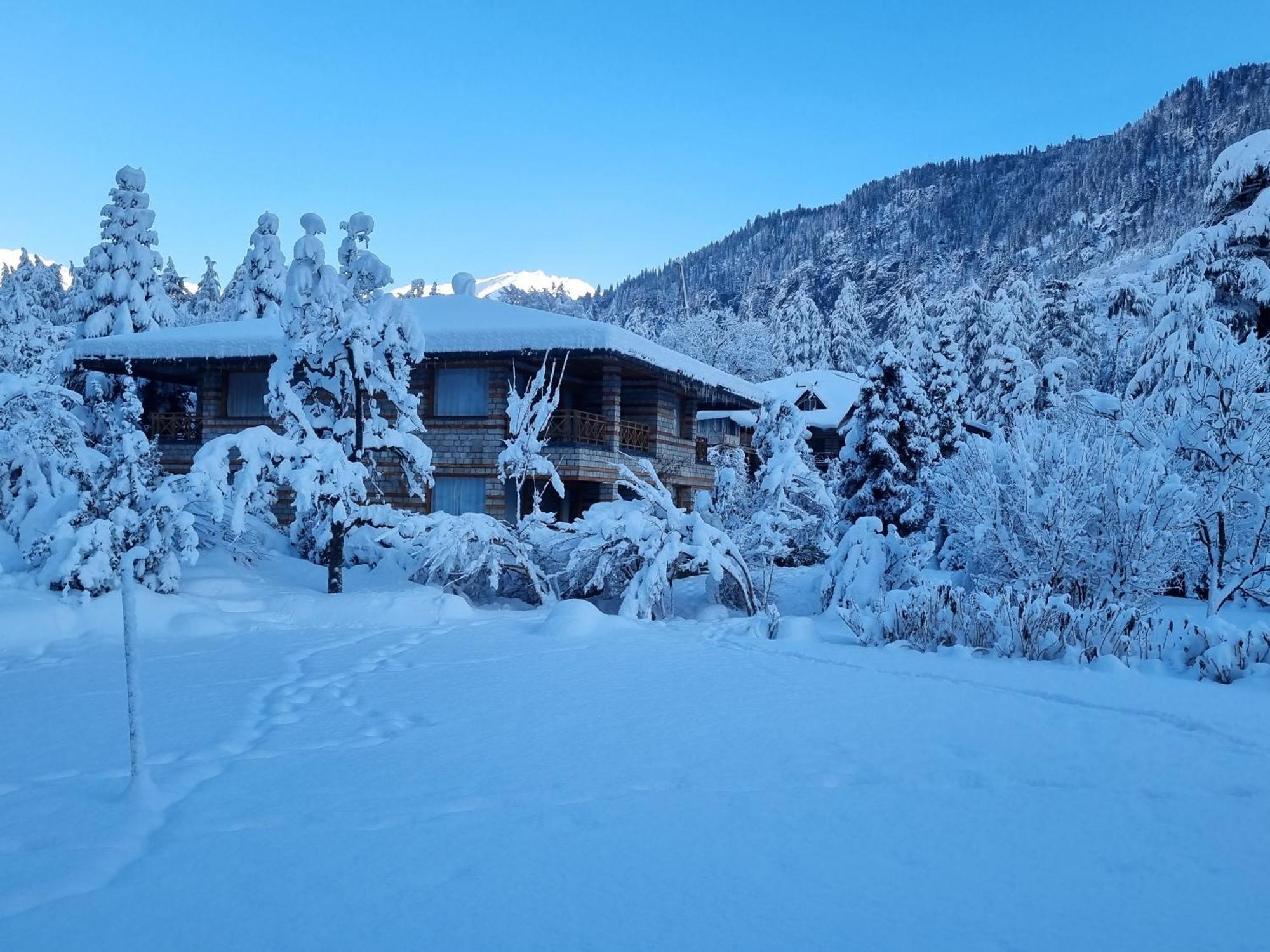 Banon Resorts Manāli Екстериор снимка